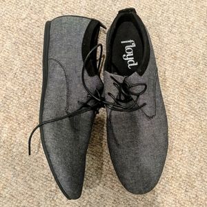 Mens Floyd canvas dress shoes never worn